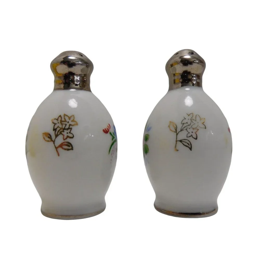 Salt & Pepper Shaker Set Flower Pattern Approx 1-1/2